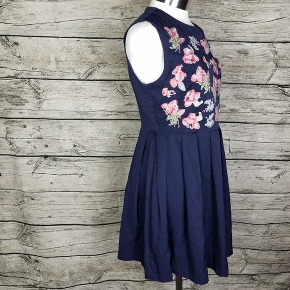 Marie Mullin Collection Floral Embroidered Fit&Fla